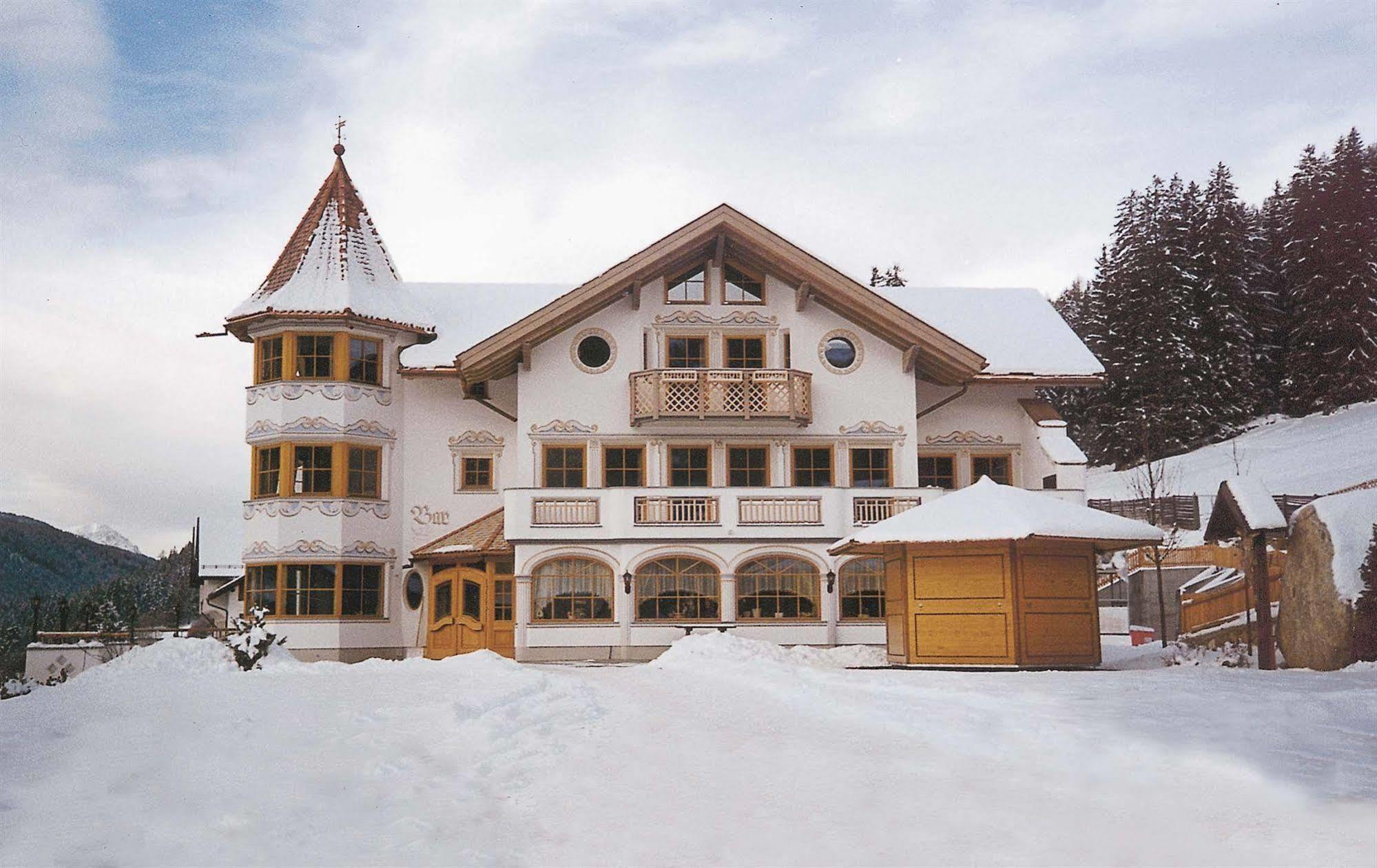 Turmhotel Gschwendt Planca di Sopra Exterior photo